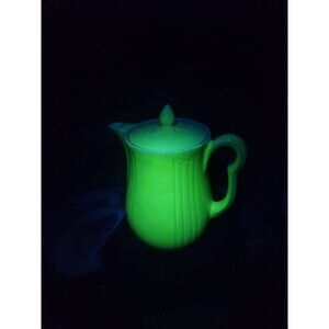 Uranium Glazed Hall Autumn Leaf Coffee/Teapot  Manufacturing Defect On Lid